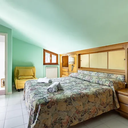Apartmán Guesthost - Two-levels With Terrace And Parking