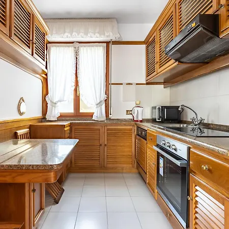 Guesthost - Two-levels With Terrace And Parking Apartment *