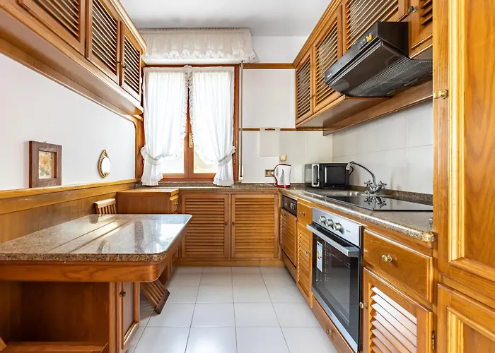 Guesthost - Two-levels With Terrace And Parking Apartment *