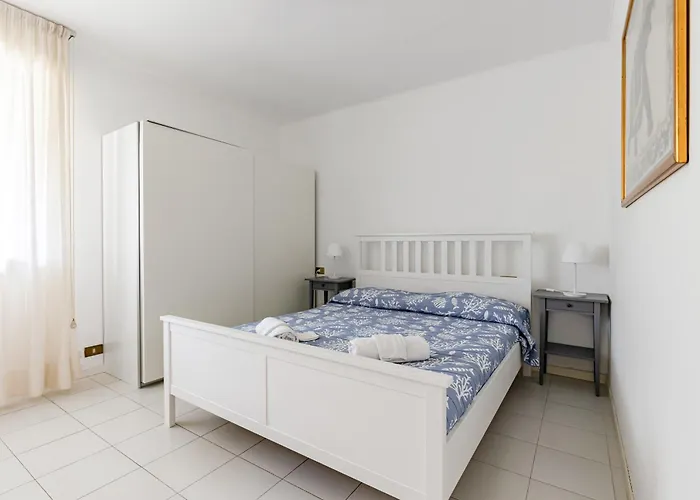 Guesthost - Two-levels With Terrace And Parking Apartament